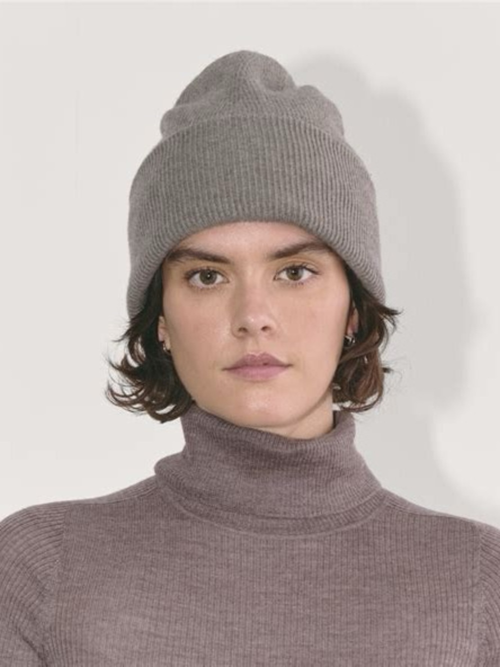 Everlane Cabin Beanie and Scarf Taupe Melange - Picture 2 of 8